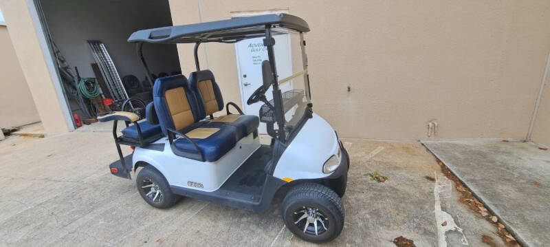 2018 E-Z-GO RXV 2+2