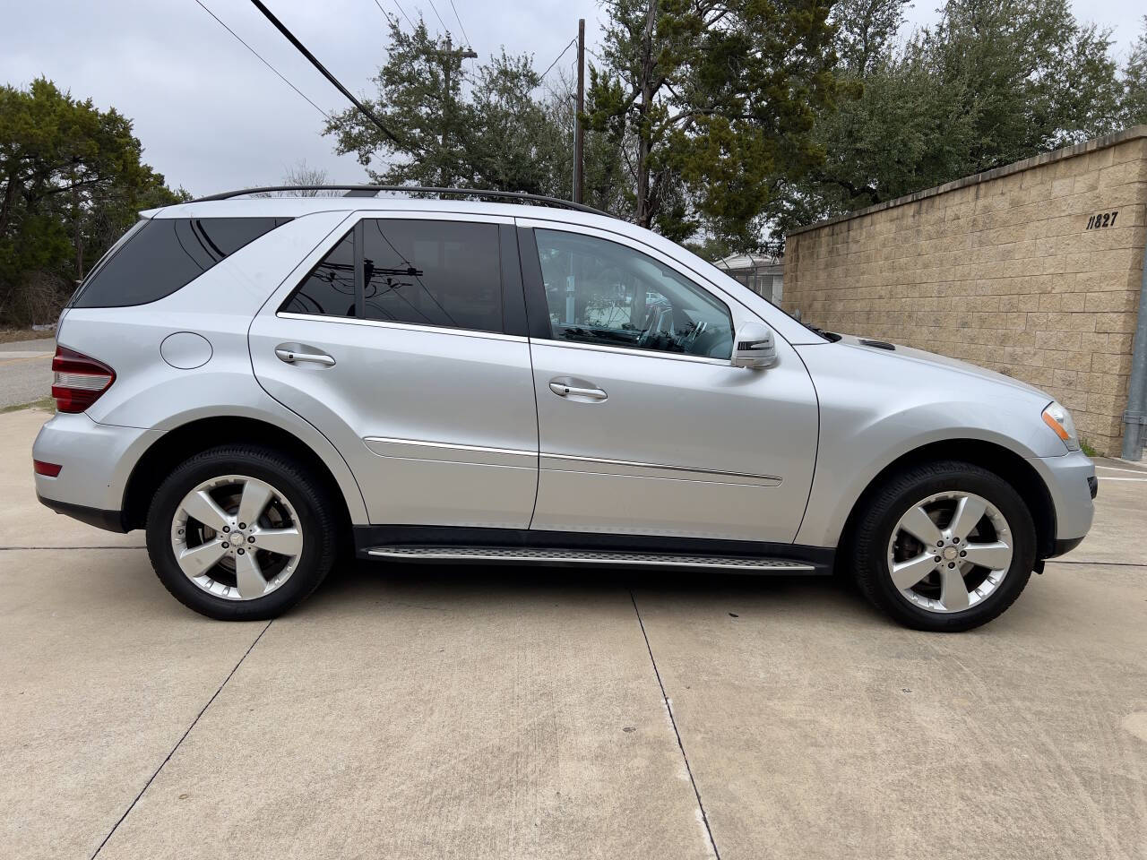 Used Car 2011 Mercedes-benz M-class  Ml 350 4dr Suv For Sale Under $10,000 In Austin, Texas