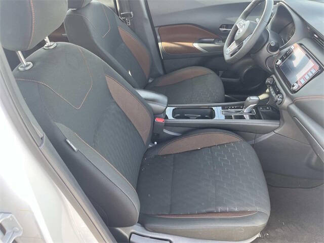 2024 Nissan Kicks SR