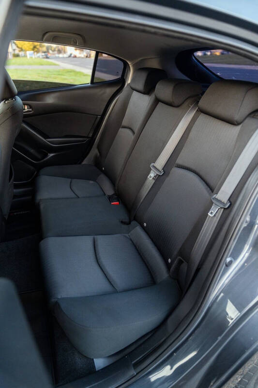 2016 Mazda MAZDA3 i Sport