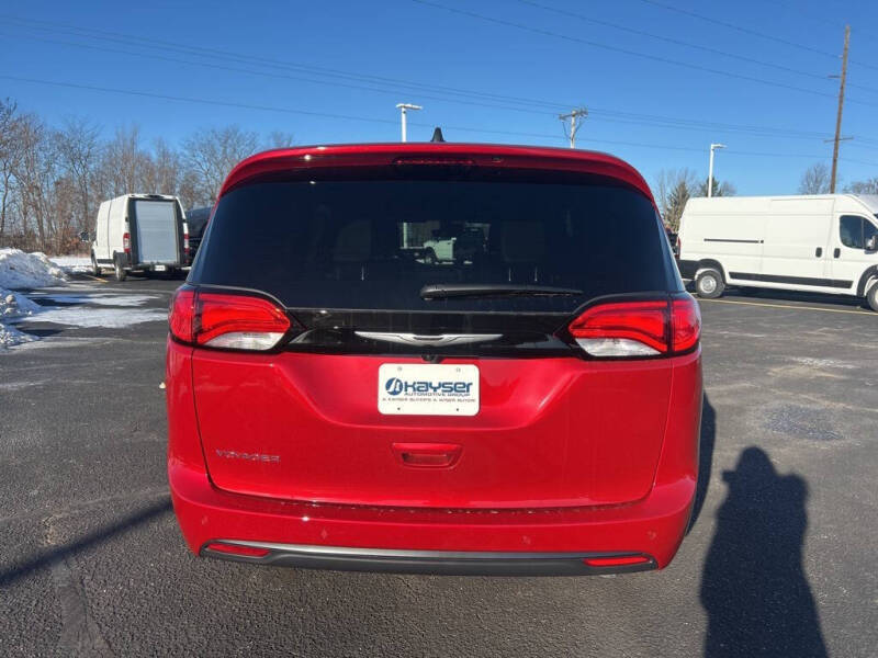 2026 Chrysler Voyager LX