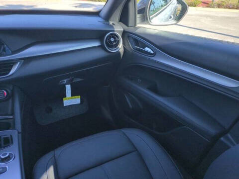 2025 Alfa Romeo Stelvio