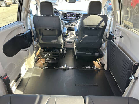 2021 Chrysler Pacifica Touring L