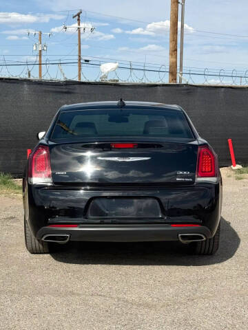 2018 Chrysler 300 S