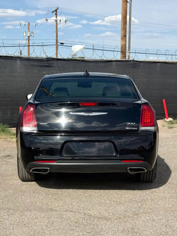 2018 Chrysler 300 S