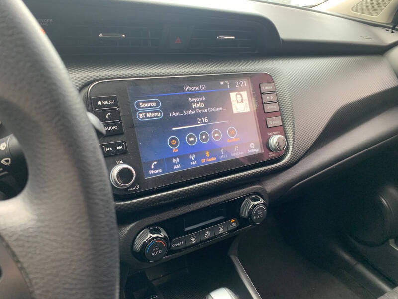 2022 Nissan Kicks SV