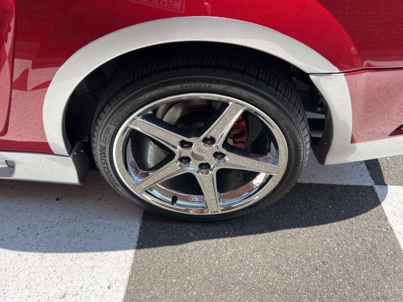 2004 Ford Mustang GT Deluxe