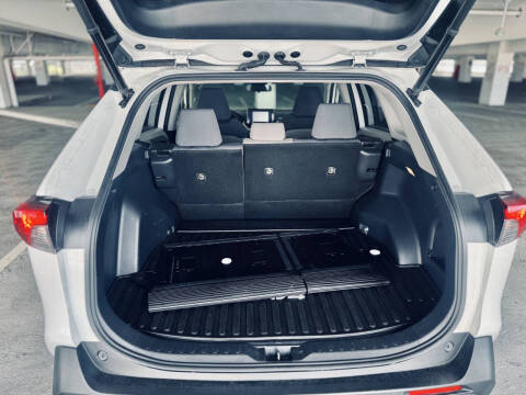 2020 Toyota RAV4 Hybrid XLE