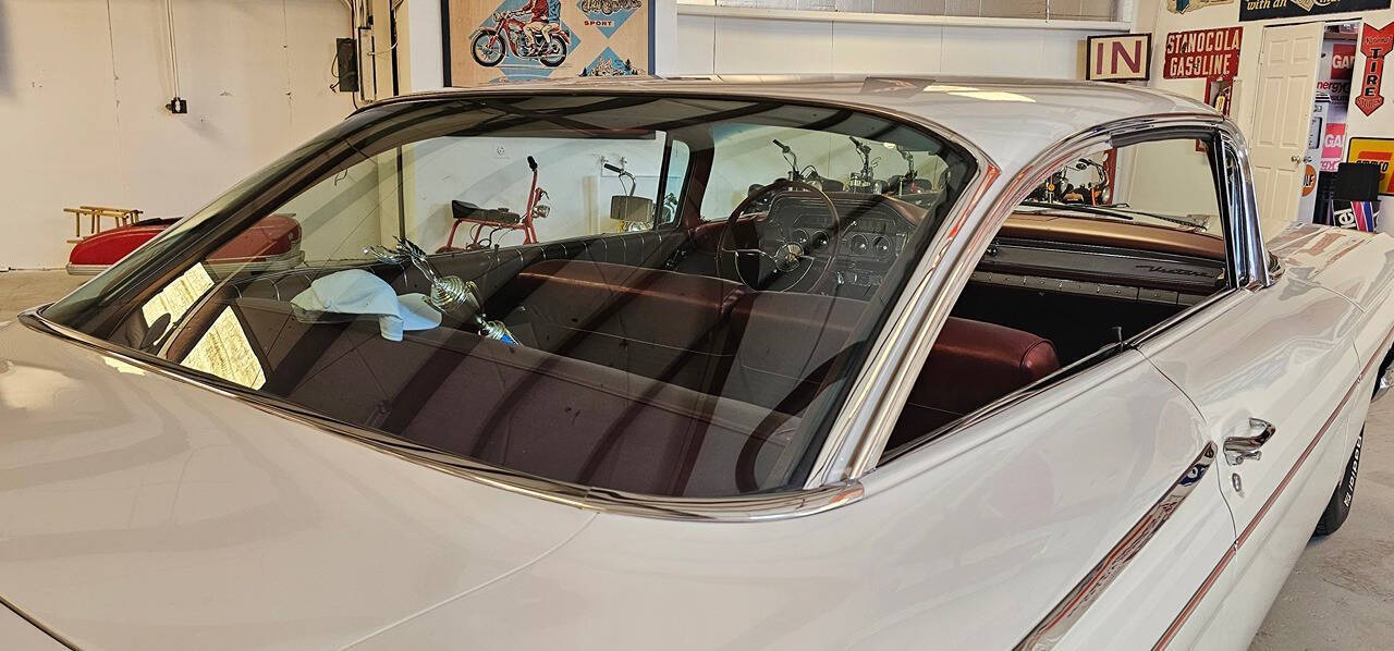 1960 Pontiac Ventura 19