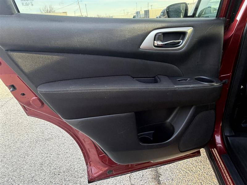 2017 Nissan Pathfinder SV