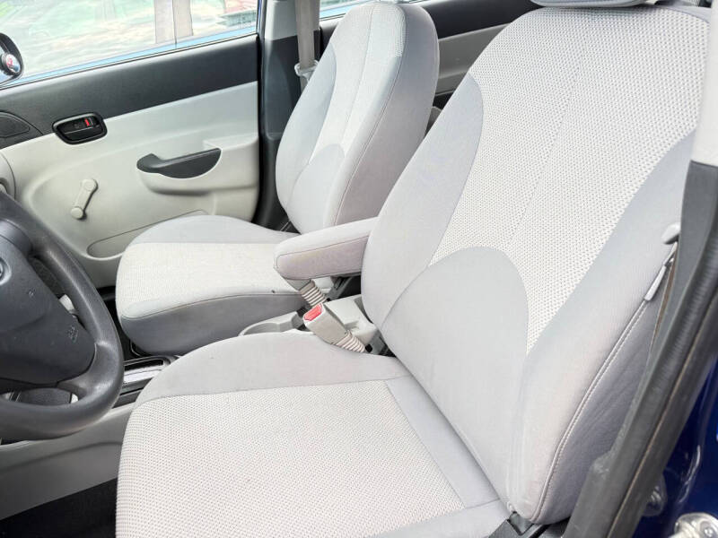 2010 Hyundai Accent GLS