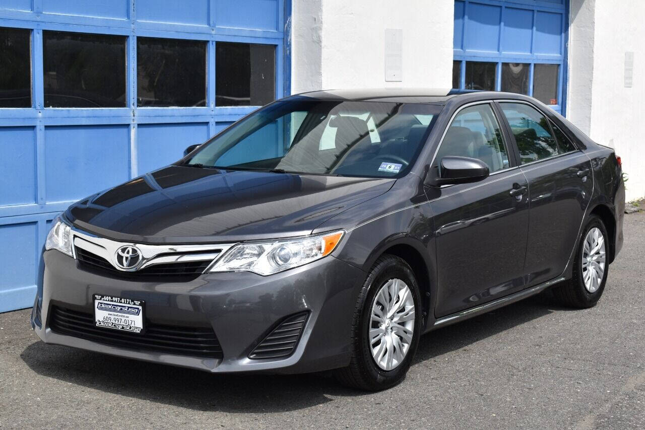 Toyota camry 2014 года