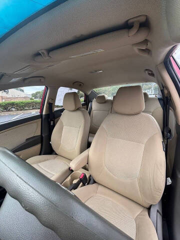 2013 Hyundai Accent GLS