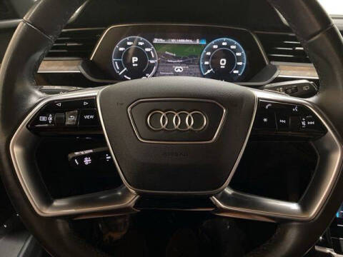 2022 Audi e-tron quattro Premium