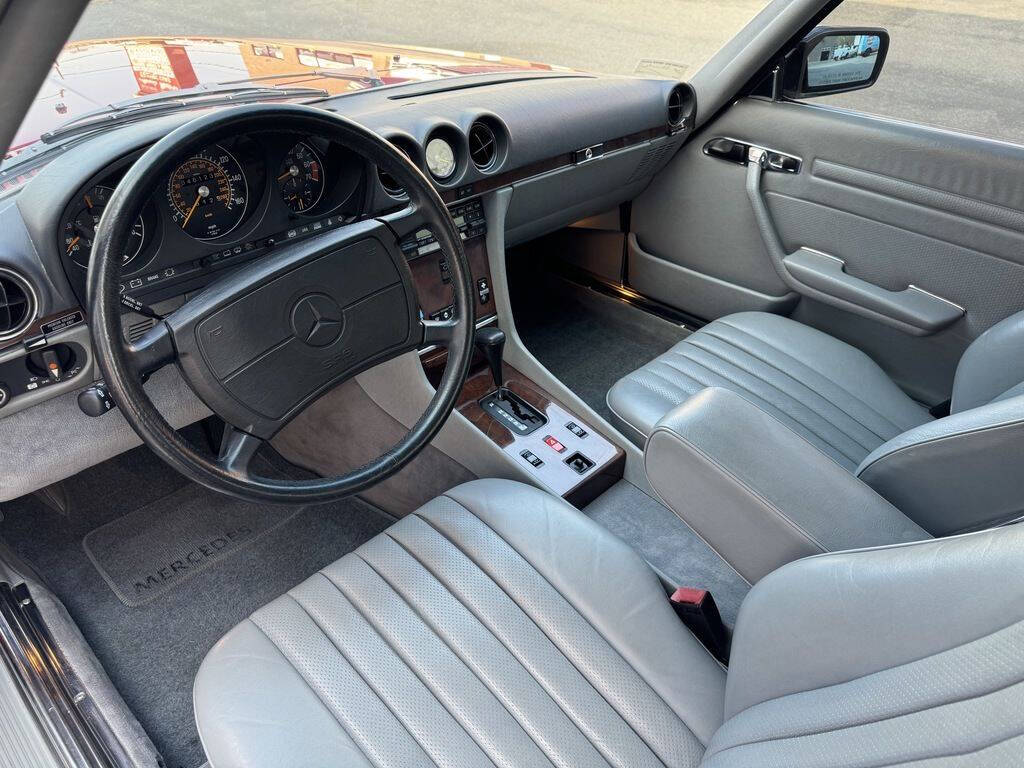 1989 Mercedes-Benz 560-Class 14