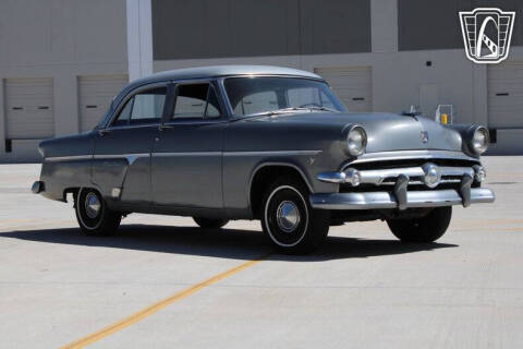 1954 Ford Crestline