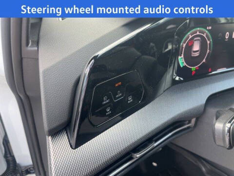 2025 Volkswagen Golf GTI SE