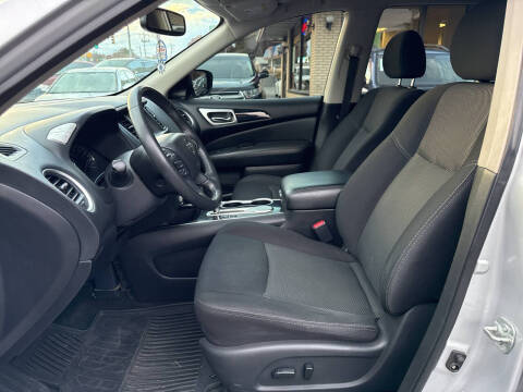 2019 Nissan Pathfinder SV