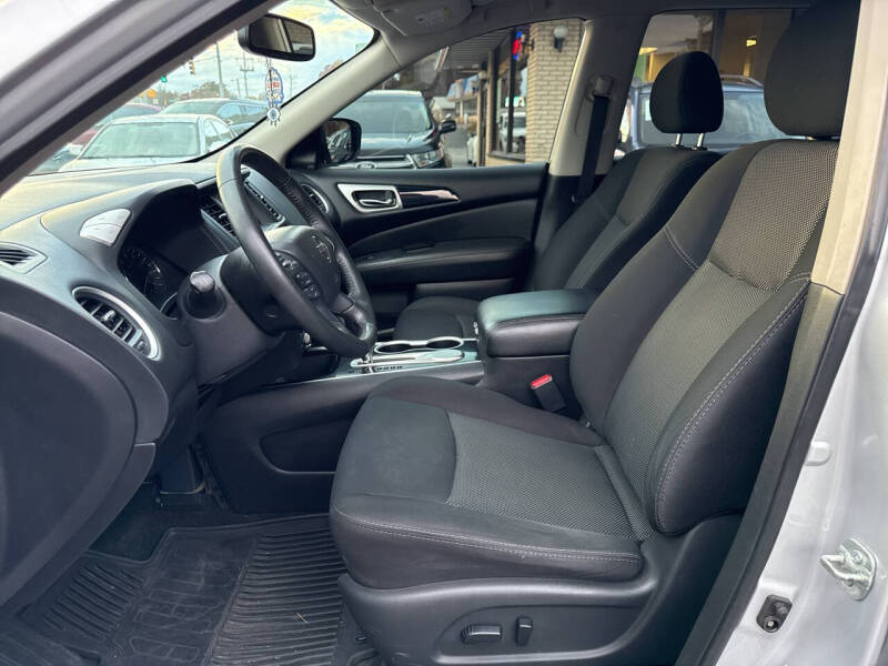 2019 Nissan Pathfinder SV