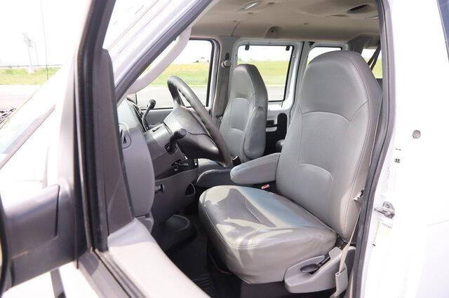 2008 Ford E-Series E-350 SD XLT