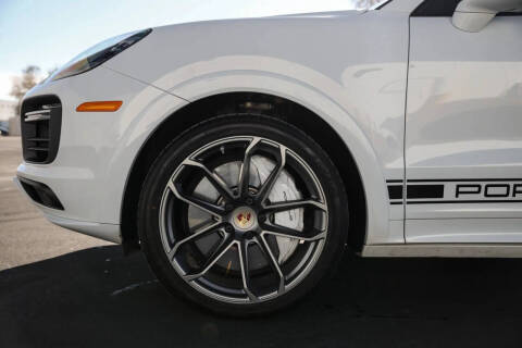 2020 Porsche Cayenne Turbo Coupe