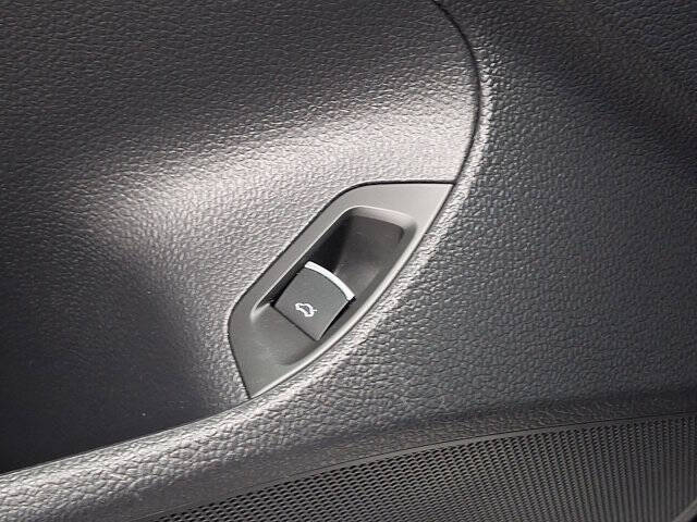 2017 Volkswagen Passat 1.8T SEL Premium