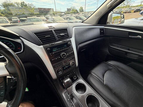 2011 Chevrolet Traverse LT