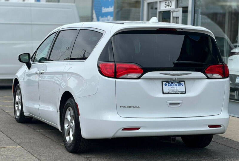 2017 Chrysler Pacifica LX
