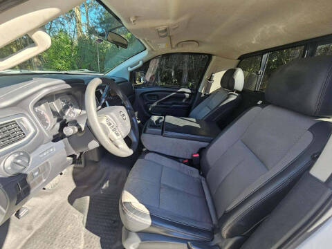 2017 Nissan Titan SV