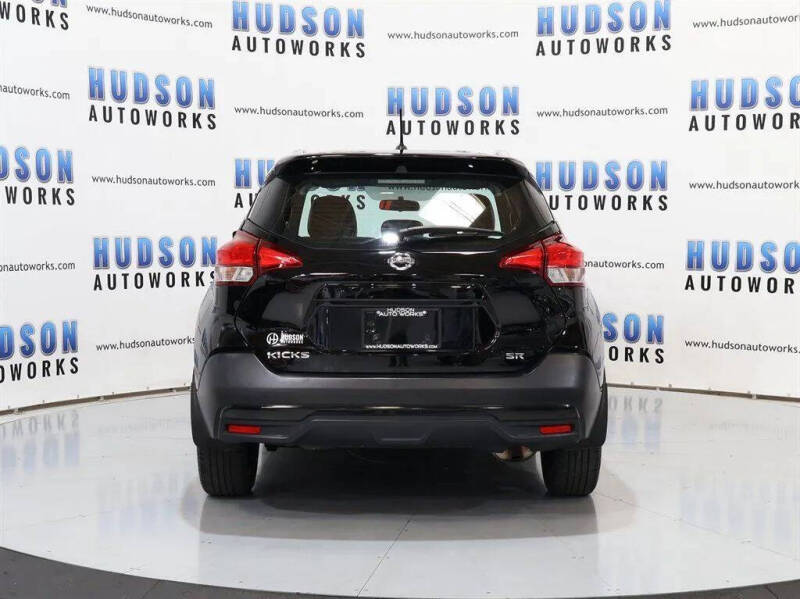 2019 Nissan Kicks SR