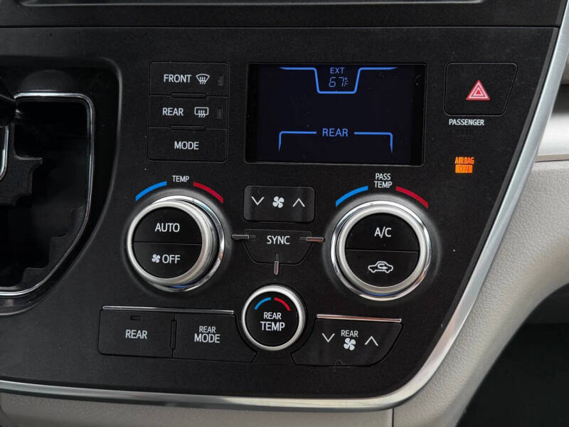 2016 Toyota Sienna L 7-Passenger