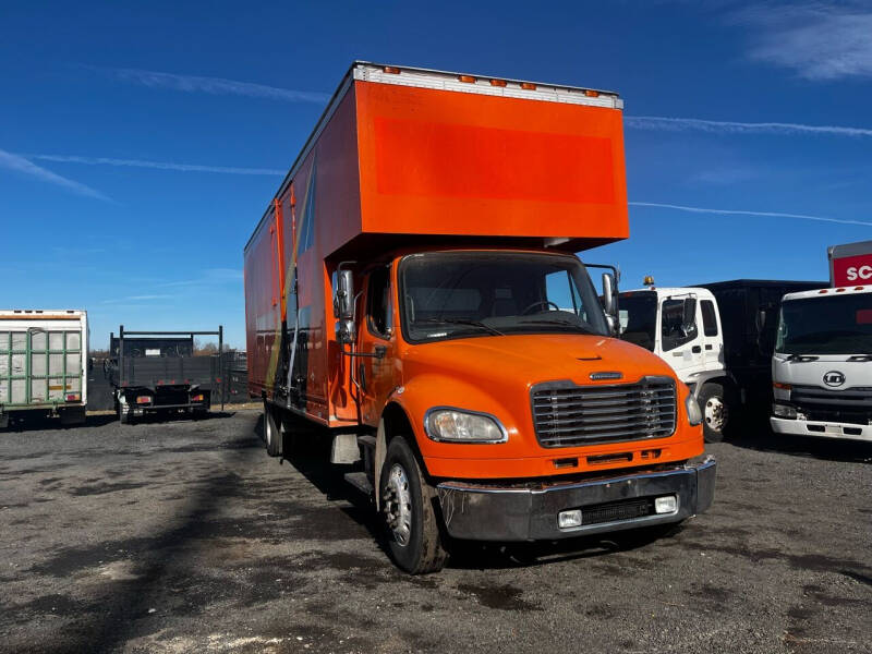 2010 Freightliner M2 106