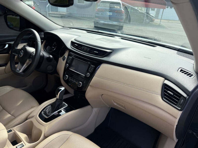 2017 Nissan Rogue SL