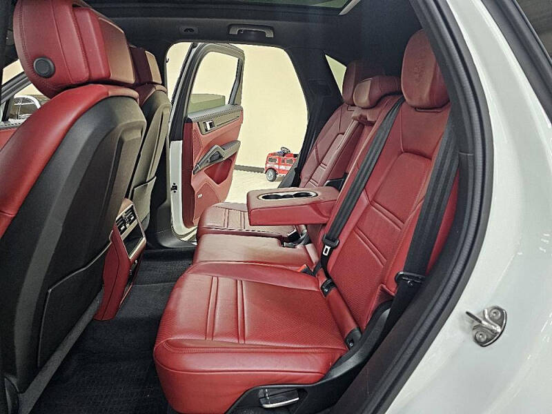 2020 Porsche Cayenne E-Hybrid