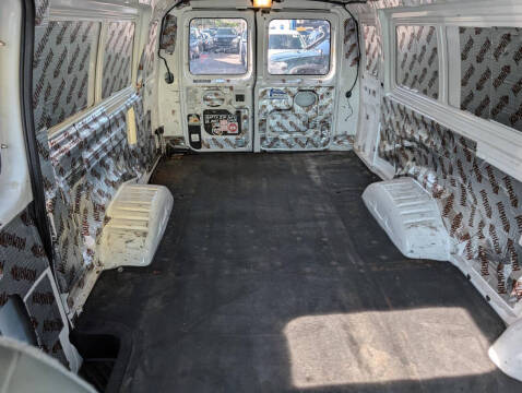 2005 Ford E-Series E-250