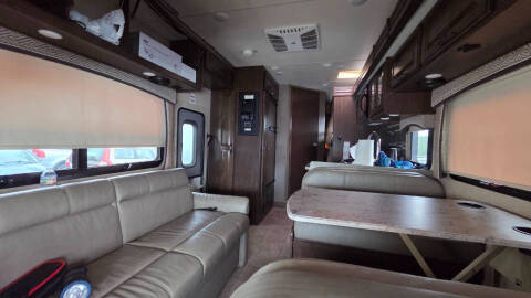 2017 Thor Motor Coach CHATEAU 31E