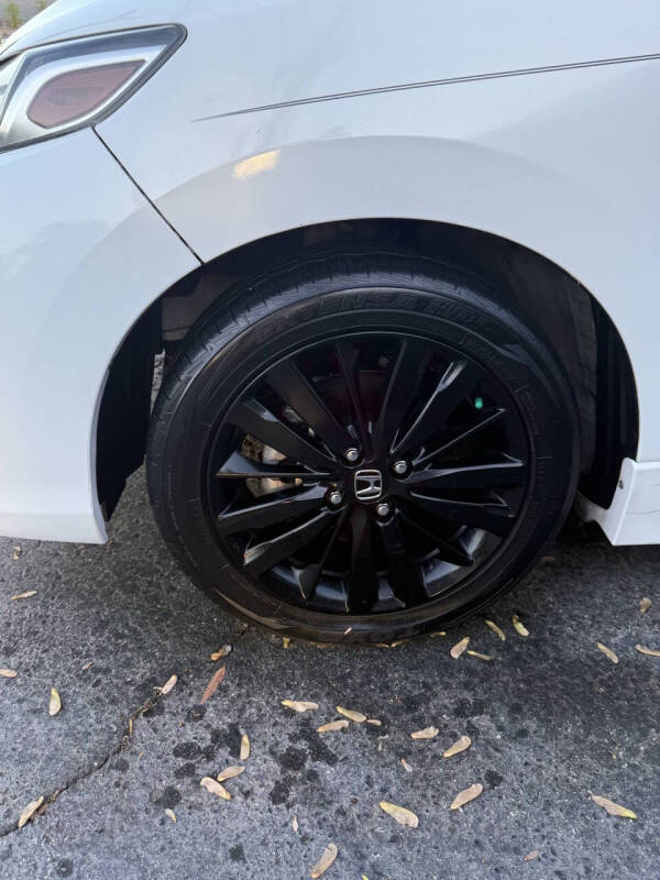 2018 Honda Fit Sport photo 2