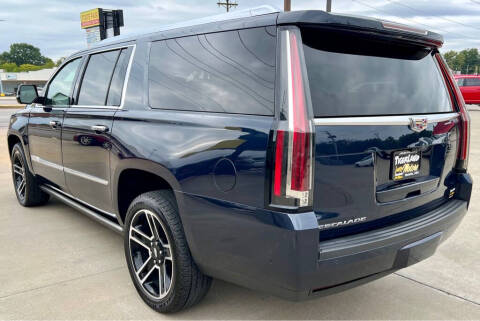 2017 Cadillac Escalade ESV Platinum