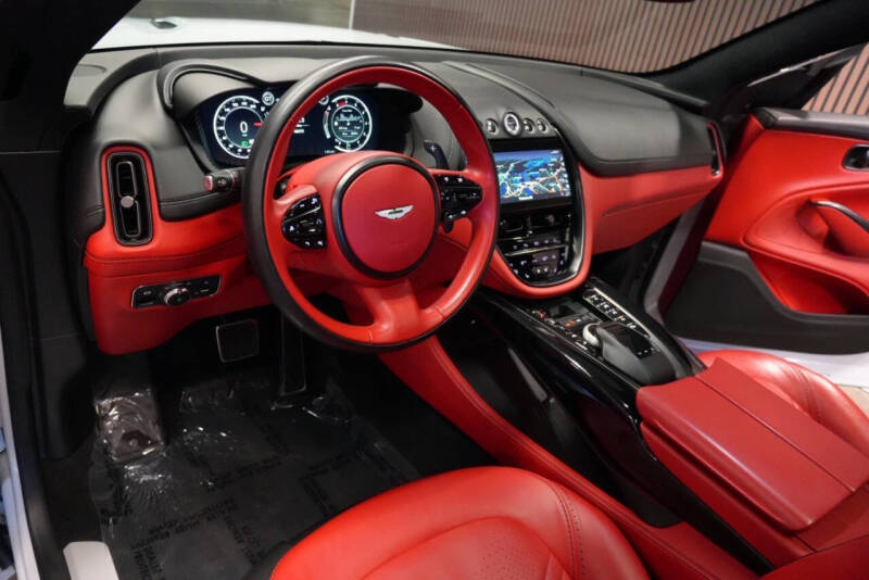 2021 Aston Martin DBX