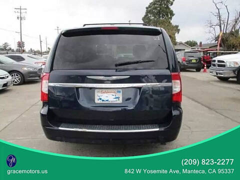 2014 Chrysler Town and Country Touring