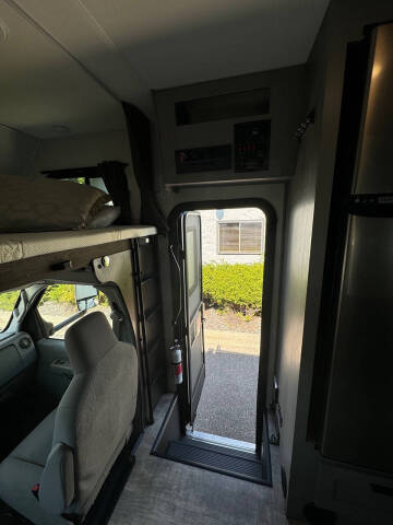 2022 Ford E-Series E-450 SD