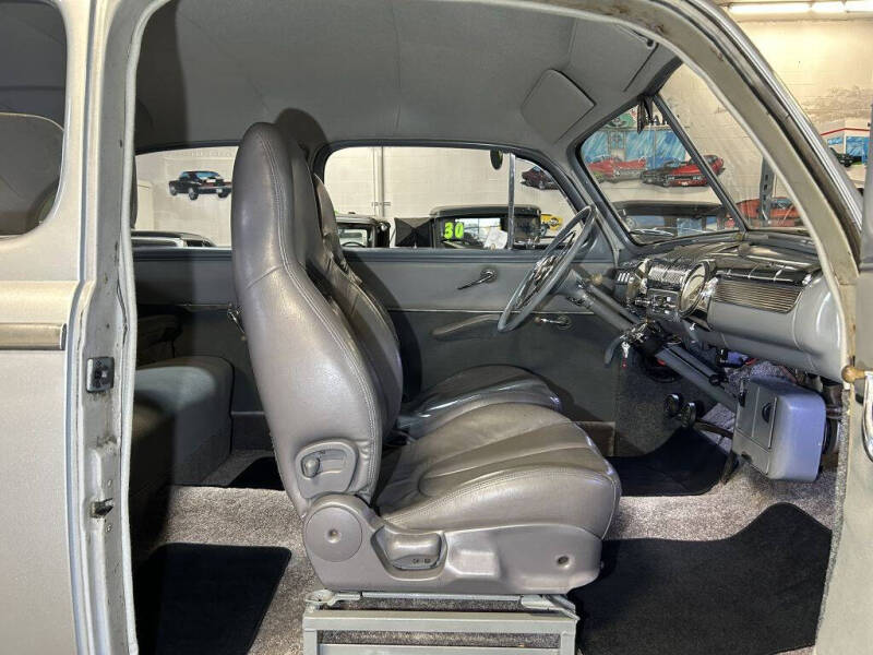 1947 Ford Super Deluxe