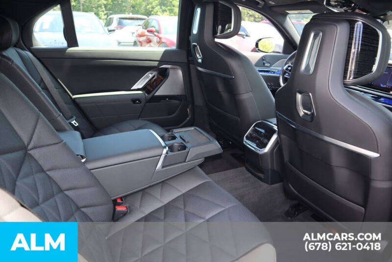 2025 BMW 7 Series 740i