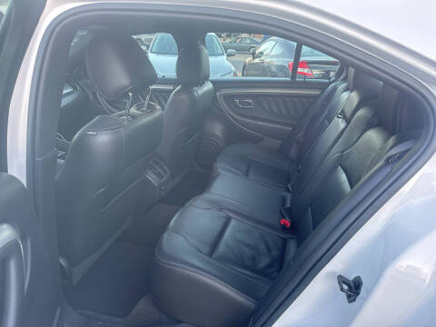 2015 Ford Taurus SEL