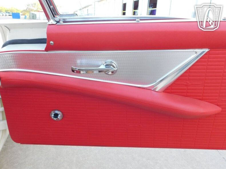 1957 Ford Thunderbird