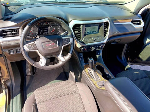 2017 GMC Acadia SLE-2