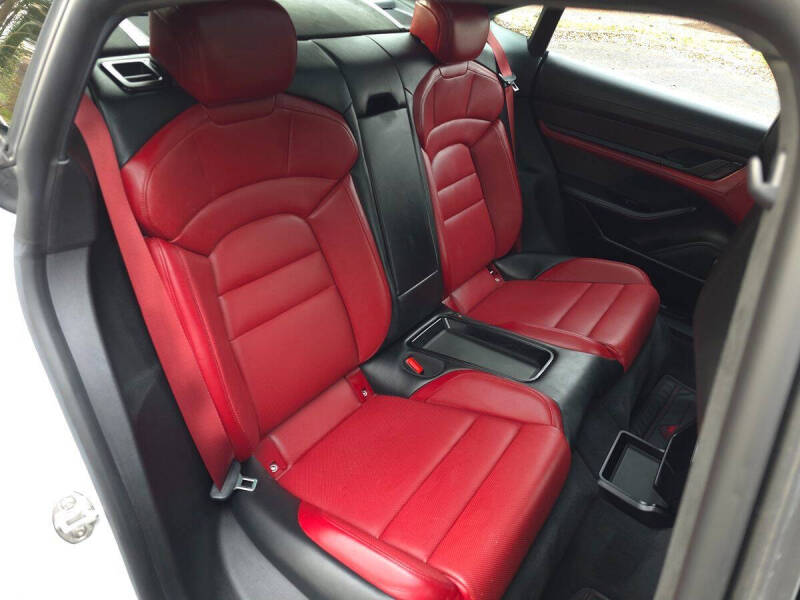 2020 Porsche Taycan Turbo