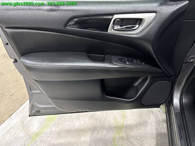 2019 Nissan Pathfinder S