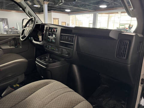 2024 Chevrolet Express LT 3500