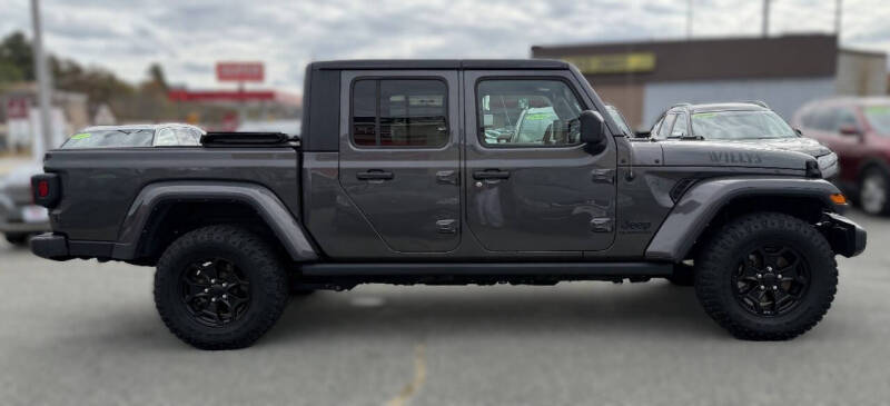 2022 Jeep Gladiator Willys